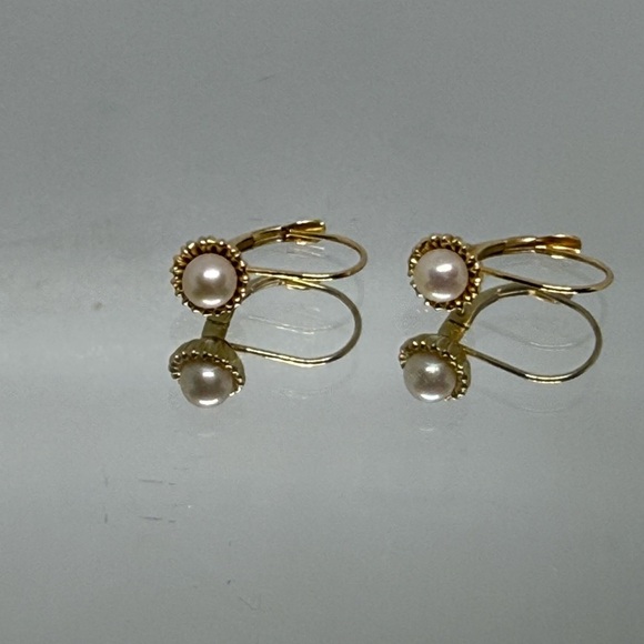 585 Vintage Yellow Gold Minimalist PearlEarrings